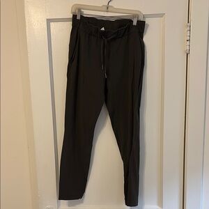 Lululemon Army Green Joggers (6)